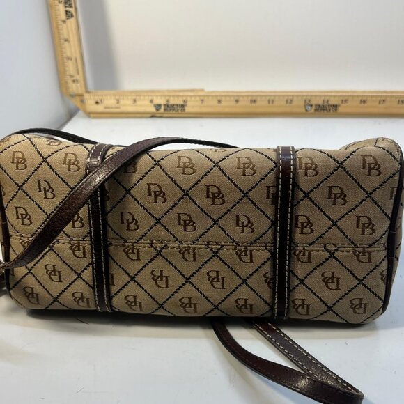 Dooney Bourke Women's Barrel Bag Brown DB Logo Canvas Leather Shoulder Purse - Picture 2 of 3